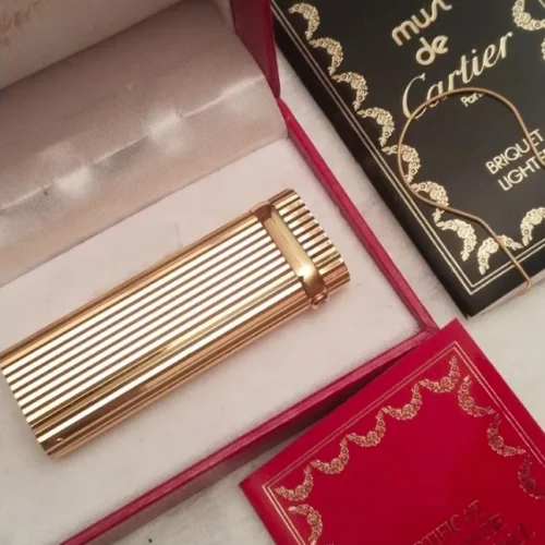 Encendedor Cartier Gordon con diamante gold plated